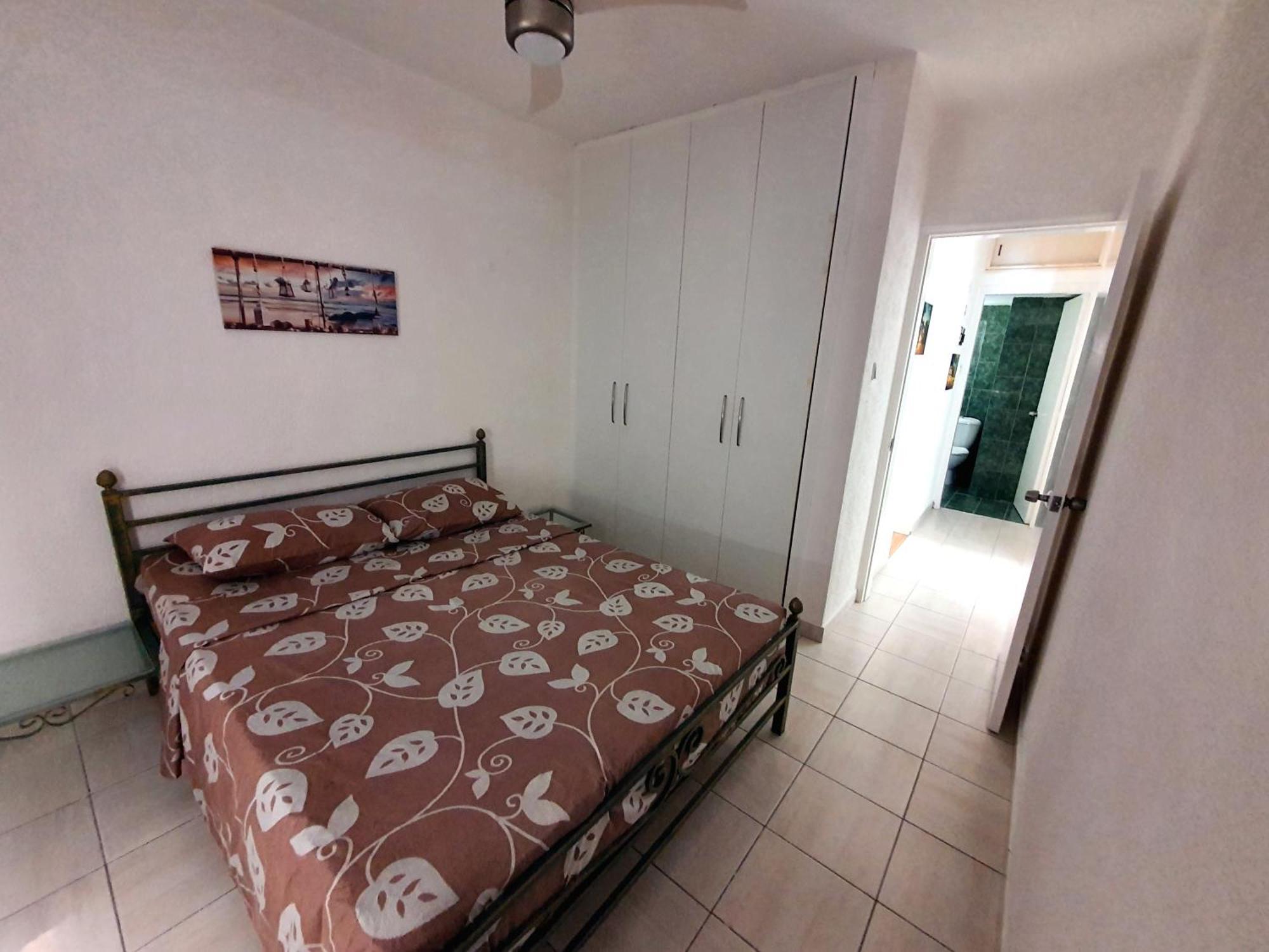Poseidon 51 - Beachfront Two Bedroom Apartment Paphos Esterno foto